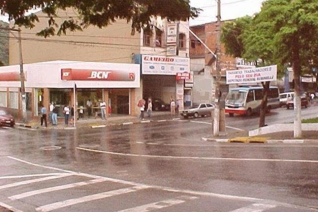 Praça da Bíblia (Barão de Mauá x Bandeirantes) ano 2003