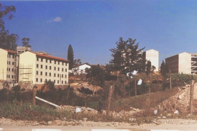 Construção do CDHU do Jardim Primavera, foto comentada