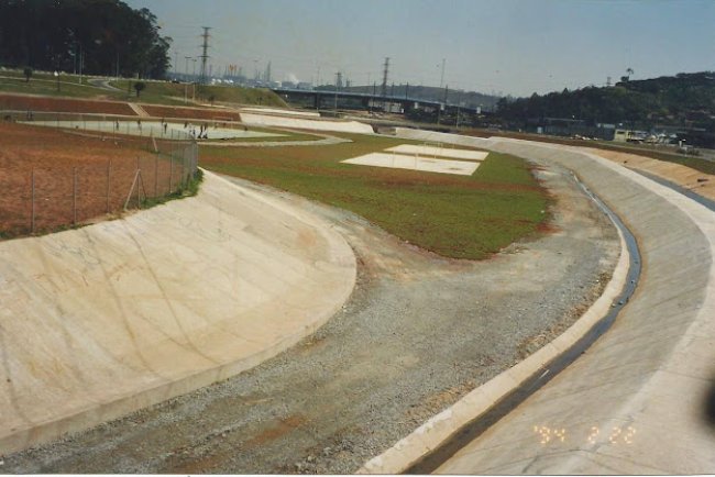 Piscinão do Paço Municipal de Mauá em 1999
