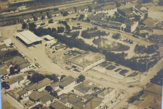 Dois momentos da Praça 22 de novembro anos 60 e anos 2000