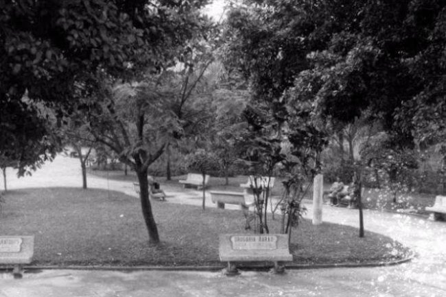 Bancos da Praça 22 de novembro