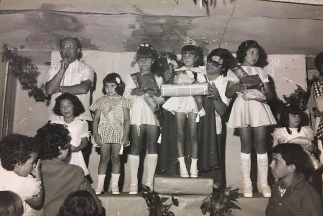 Festa da primavera no salão da igreja do Vila Vitoria 74/75