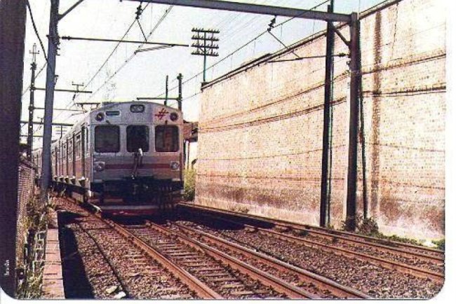Num Trem da FEPASA ao cair da tarde