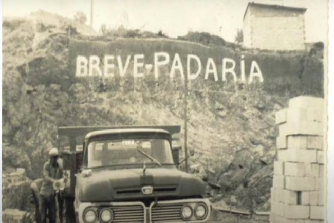 Construção da padaria Las Rosas no Parque das Américas, Mauá, SP, (1975)