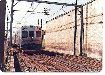Num Trem da FEPASA ao cair da tarde