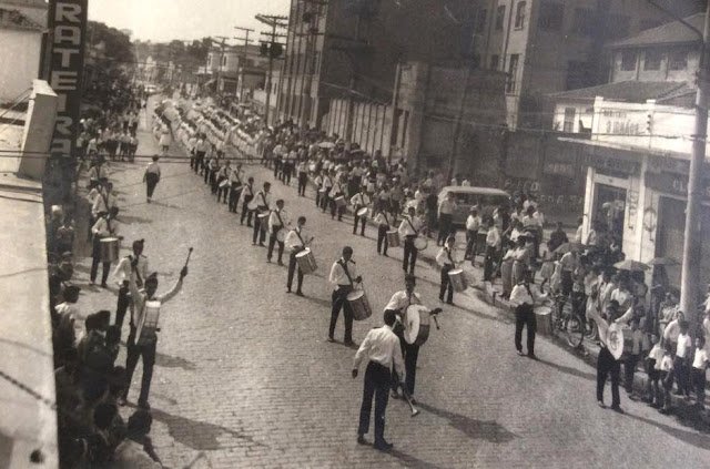 Desfile do Ginásio Estadual "Visconde de Mauá " 1960
