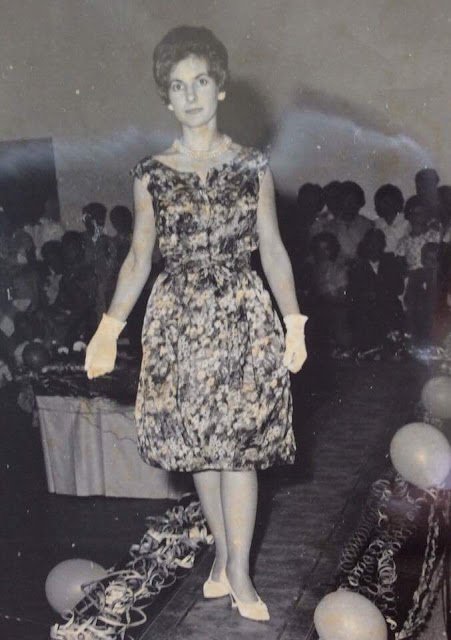 Orlene em desfile de moda no Independente no ano de 1959