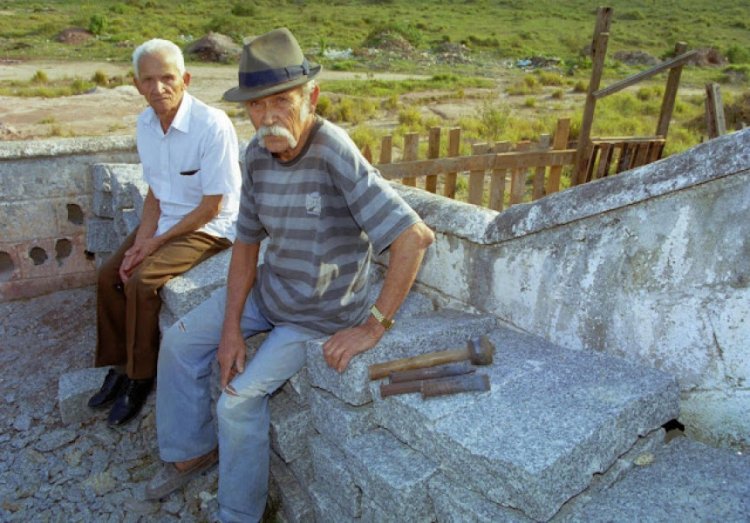 Os últimos cortadores de pedras