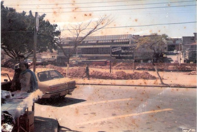 Praça 22 de Novembro em 1985: um centro de Mauá em transformação