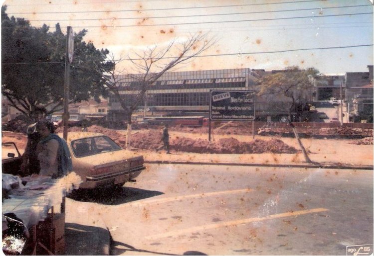 Praça 22 de Novembro em 1985: um centro de Mauá em transformação