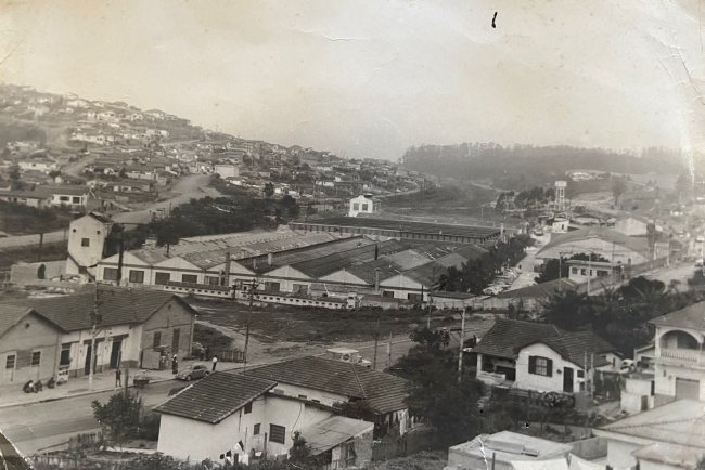 A Louça que Cruzou o Mundo: A História da Porcelana Real de Mauá