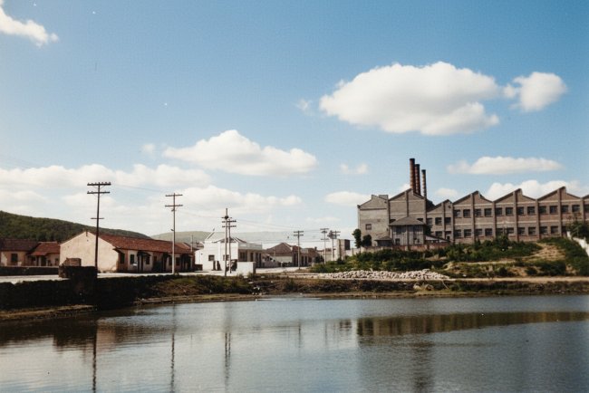 Você Não Vai Acreditar no Que Existia Onde Hoje É a Praça 22 de Novembro!