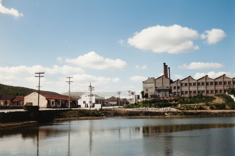 Você Não Vai Acreditar no Que Existia Onde Hoje É a Praça 22 de Novembro!