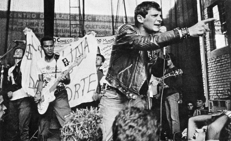 O Movimento Punk em São Paulo e no Grande ABC: Ruído, Rebeldia e Resistência