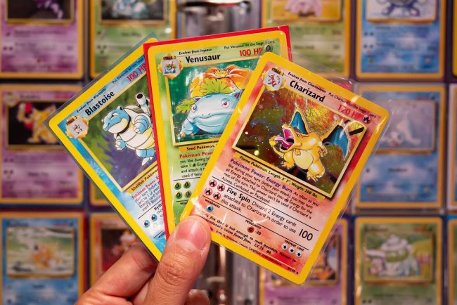 De um Game Boy para as Mesas do Mundo: A História da Franquia Pokémon TCG
